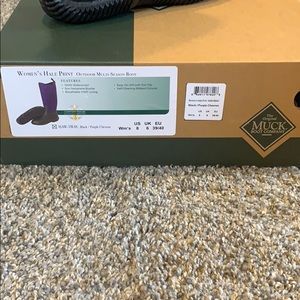 Brand new Women’s outdoor multi-season boot